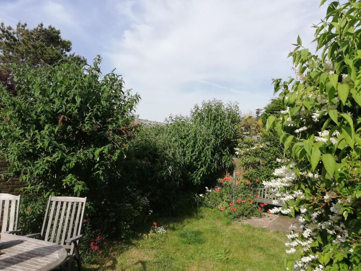 Cottage Egmond-Binnen Met Besloten Tuin Exterior photo